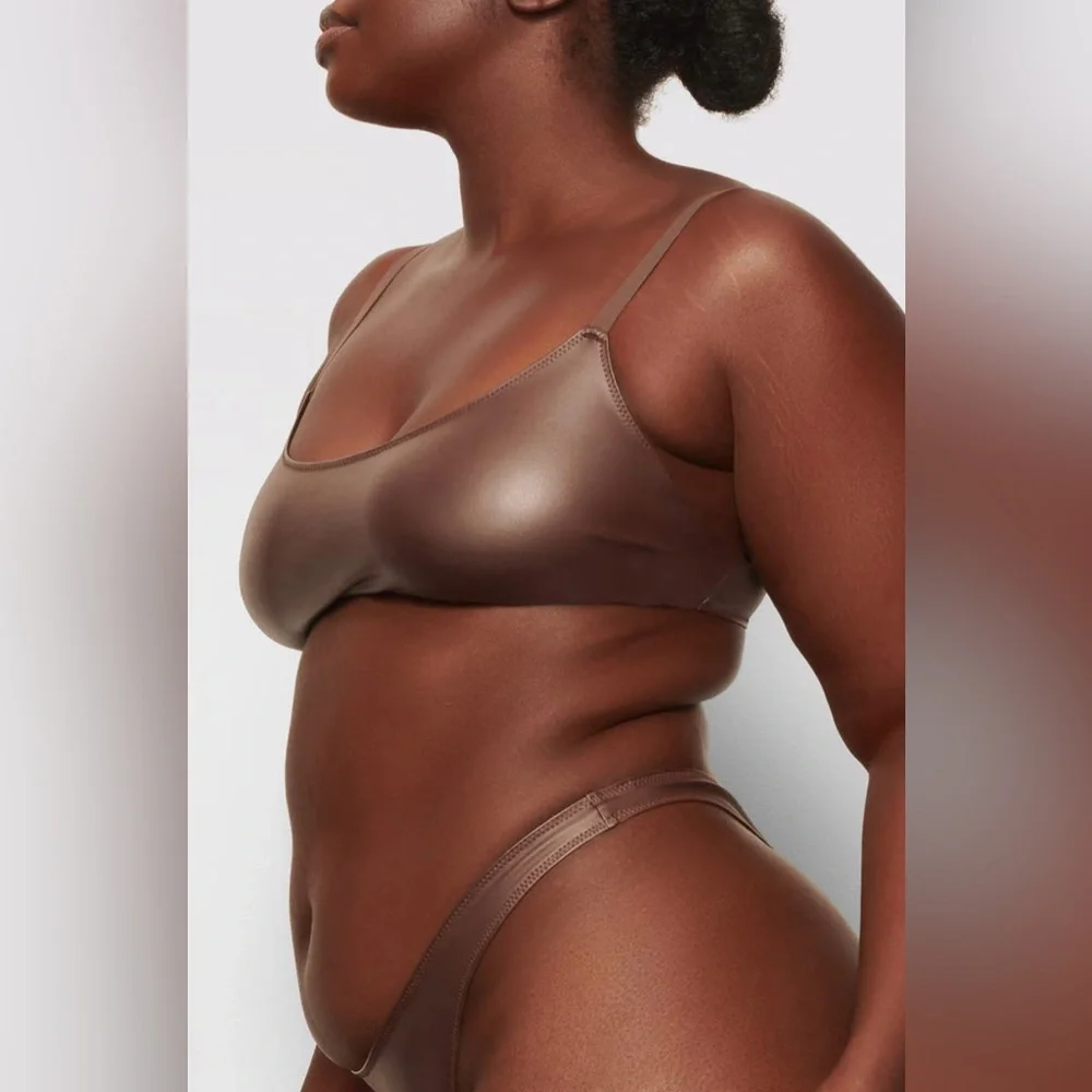 SKIMS Wet Jersey Scoop Bralette in Cocoa - Picture 5 of 11
